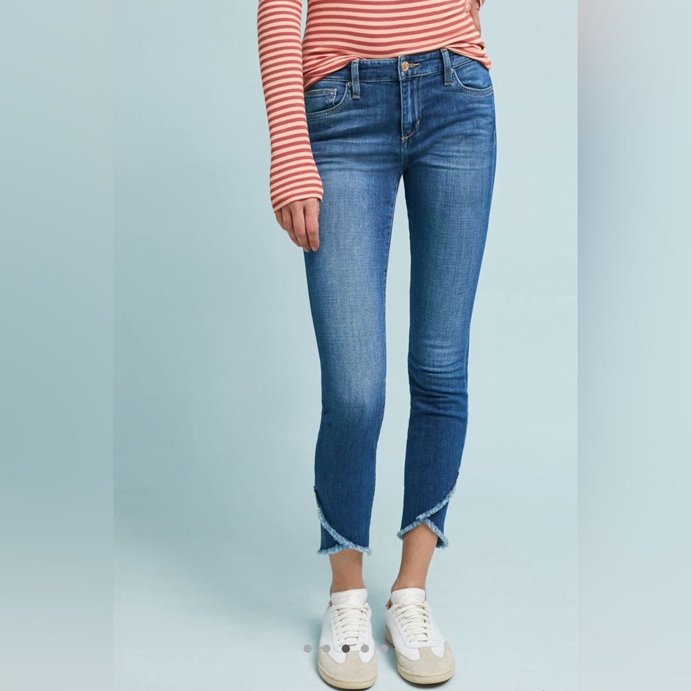 Joe's The Icon Mid-Rise Frayed Tulip Hem Skinny Jeans in Denim Medium Blue - 32